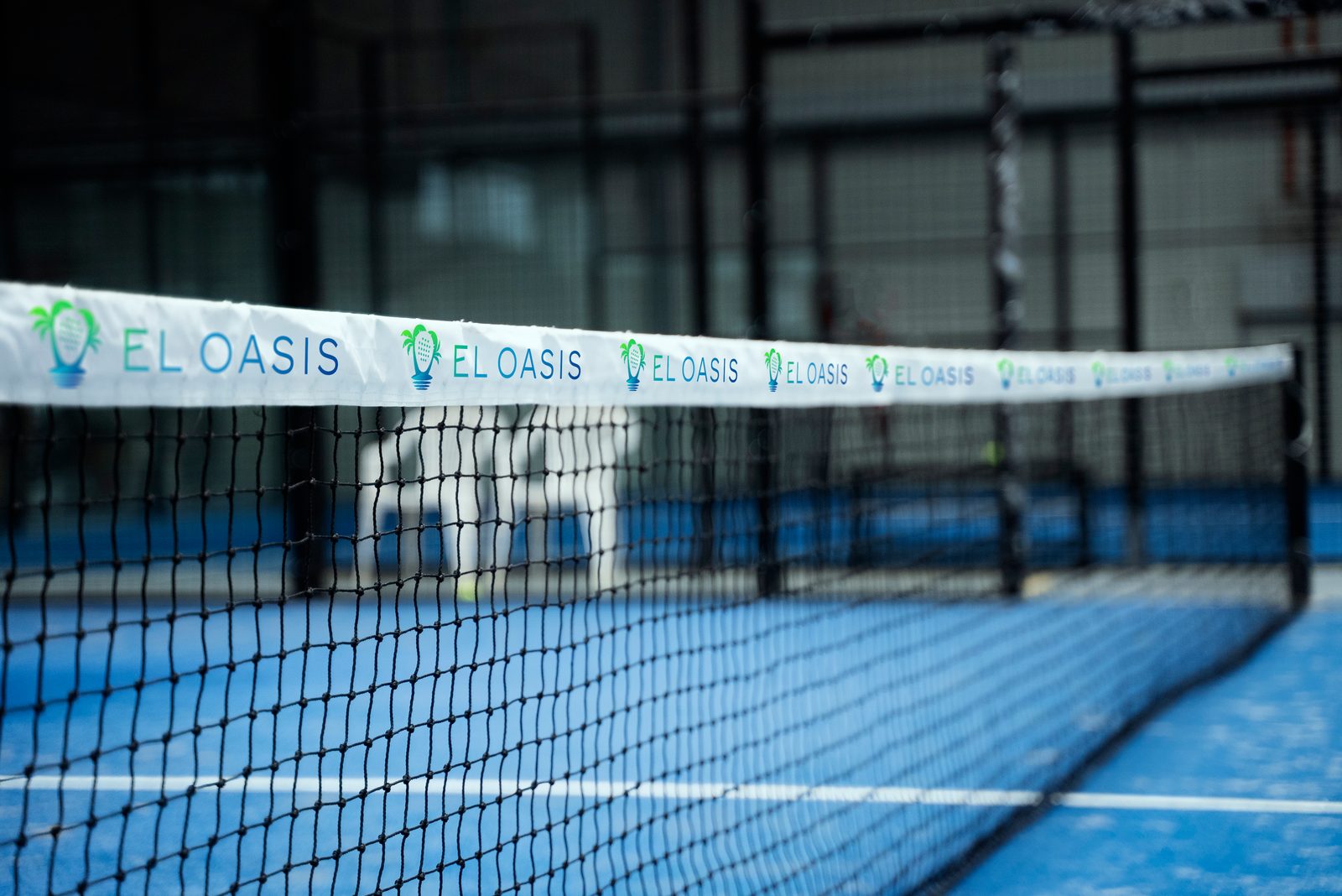 Lapangan padel biru El Oasis